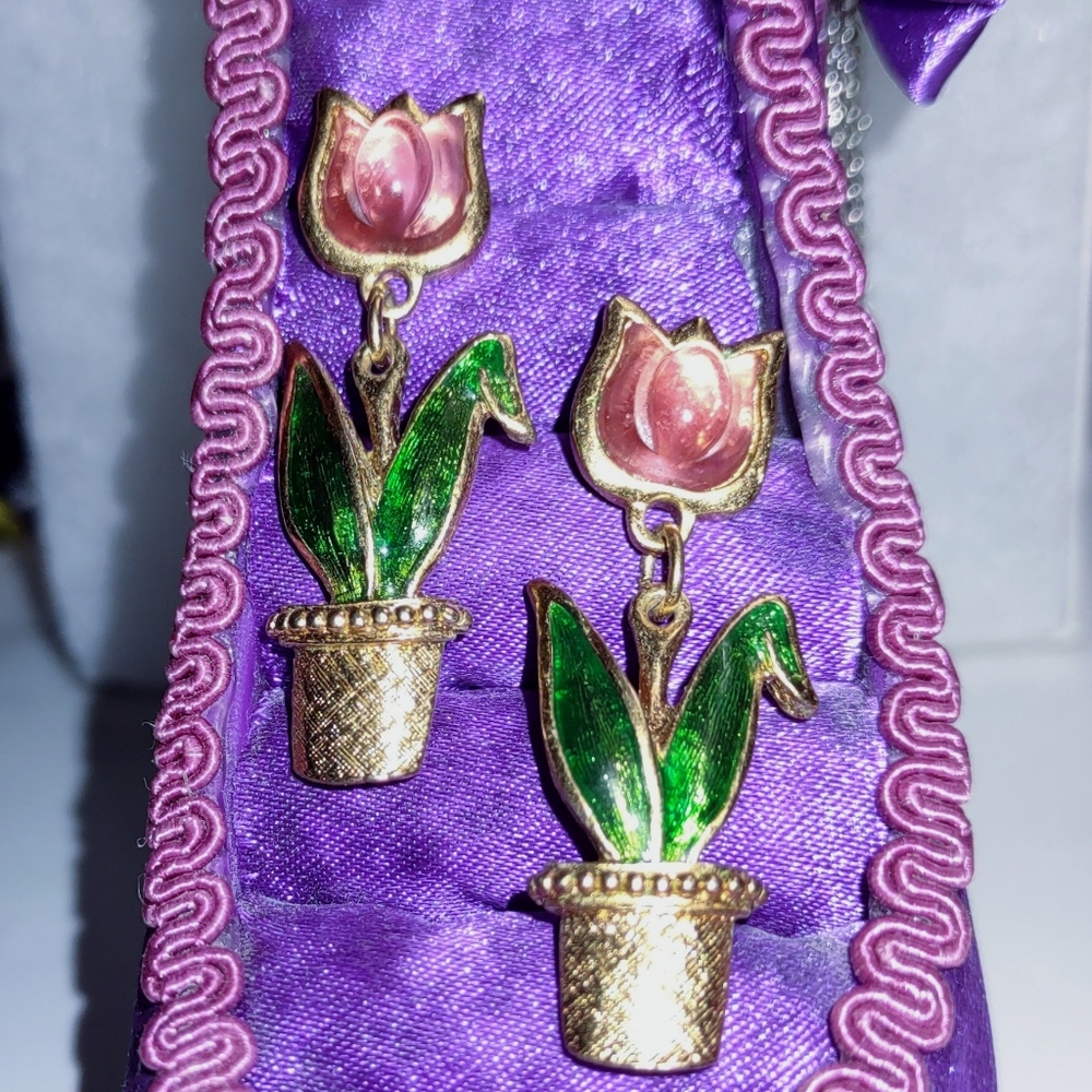 Avon Pink Tulip Dangling Earrings